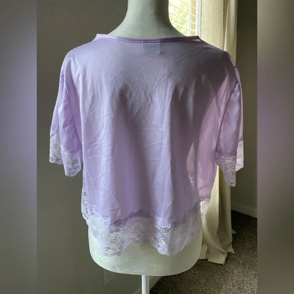 Vintage Lilac Night Cape - Picture 4 of 5
